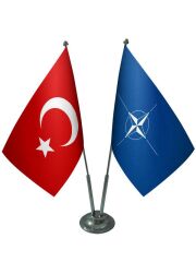 Masa Üstü NATO Bayrağı Türk Bayrağı İkili Krom Direk Masa Bayrak Seti
