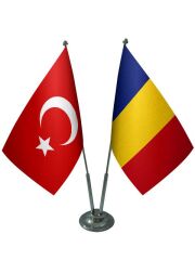 Masa Üstü Romanya Bayrağı Türk Bayrağı İkili Krom Direk Masa Bayrak Seti
