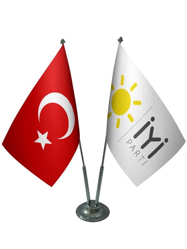 Masa Üstü İYİ Parti Bayrağı Türk Bayrağı İkili Krom Direk Masa Bayrak Seti