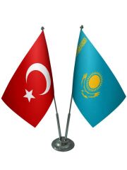 Masa Üstü Kazakistan Bayrağı Türk Bayrağı İkili Krom Direk Masa Bayrak Seti