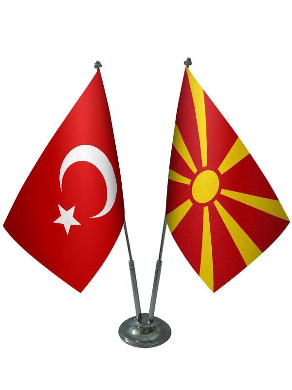 Masa Üstü Makedonya Bayrağı Türk Bayrağı İkili Krom Direk Masa Bayrak Seti