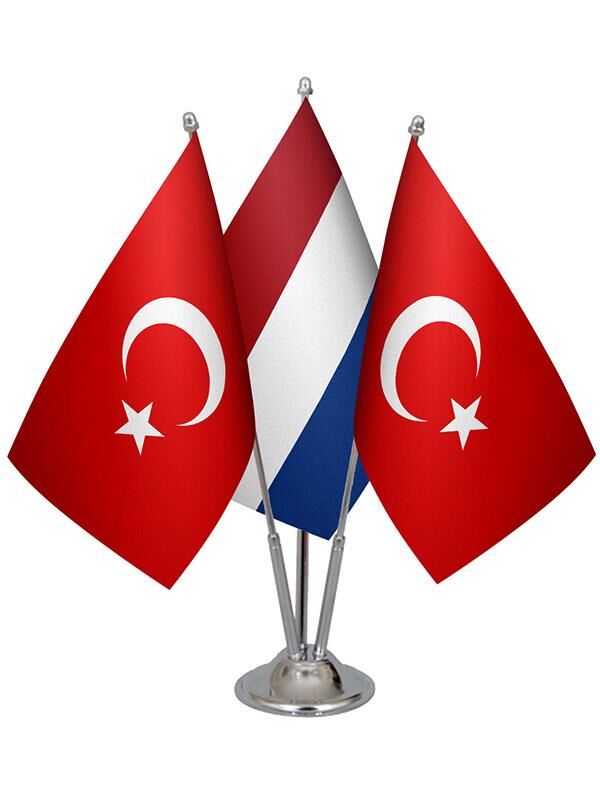 Masa Üstü Hollanda Bayrağı Türk Bayrağı Üçlü Krom Direk Masa Bayrak Seti