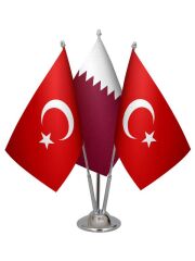 Masa Üstü Katar Bayrağı Türk Bayrağı Üçlü Krom Direk Masa Bayrak Seti