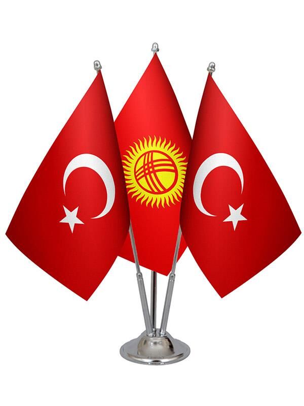Masa Üstü Kırgızistan Bayrağı Türk Bayrağı Üçlü Krom Direk Masa Bayrak Seti