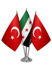 Masa Üstü Özgür Suriye Bayrağı Türk Bayrağı Üçlü Krom Direk Masa Bayrak Seti
