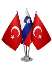 Masa Üstü Slovenya Bayrağı Türk Bayrağı Üçlü Krom Direk Masa Bayrak Seti