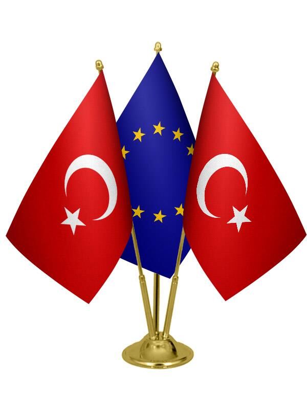 Masa Üstü Avrupa Birliği Bayrağı Türk Bayrağı Üçlü Pirinç Direk Masa Bayrak Seti