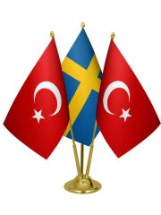Masa Üstü İsveç Bayrağı Türk Bayrağı Üçlü Pirinç Direk Masa Bayrak Seti