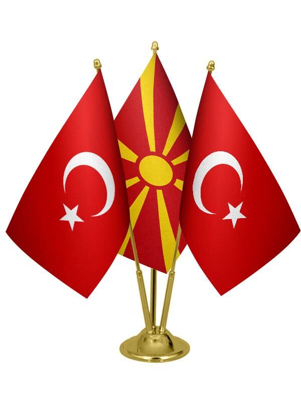 Masa Üstü Makedonya Bayrağı Türk Bayrağı Üçlü Pirinç Direk Masa Bayrak Seti