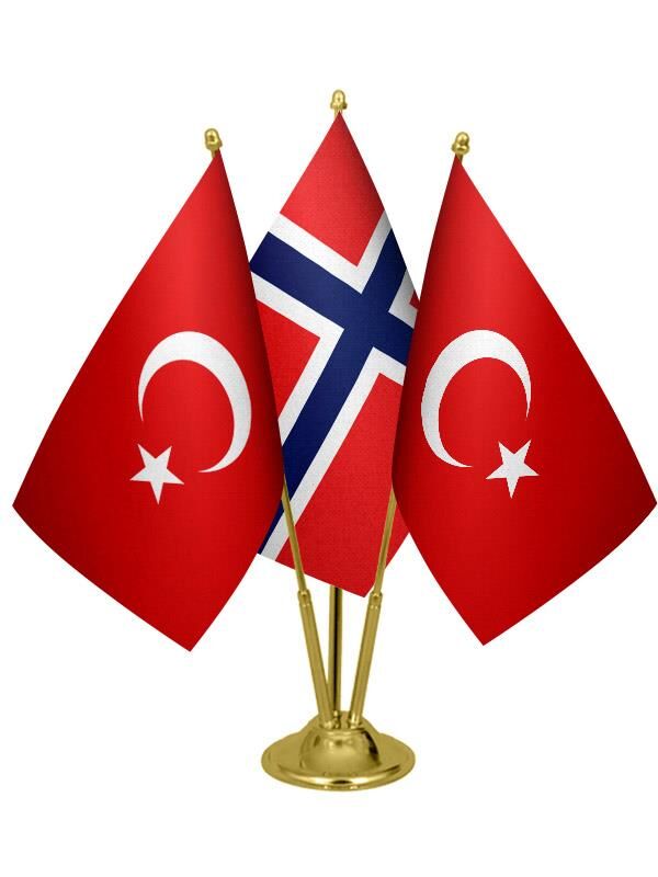 Masa Üstü Norveç Bayrağı Türk Bayrağı Üçlü Pirinç Direk Masa Bayrak Seti