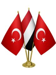Masa Üstü Yemen Bayrağı Türk Bayrağı Üçlü Pirinç Direk Masa Bayrak Seti