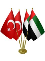 Masa Üstü Birleşik Arap Emirlikleri Bayrağı Türk Bayrağı Dörtlü Pirinç Direk Masa Bayrak Seti