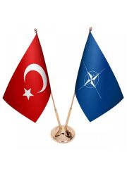 Masa Üstü NATO Bayrağı Türk Bayrağı İkili Pirinç Direk Masa Bayrak Seti