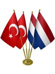 Masa Üstü Hollanda Bayrağı Türk Bayrağı Dörtlü Pirinç Direk Masa Bayrak Seti