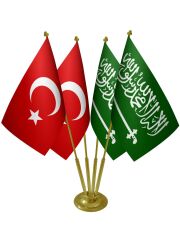 Masa Üstü Suudi Arabistan Bayrağı Türk Bayrağı Dörtlü Pirinç Direk Masa Bayrak Seti