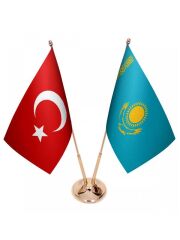 Masa Üstü Kazakistan Bayrağı Türk Bayrağı İkili Pirinç Direk Masa Bayrak Seti