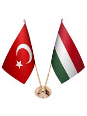 Masa Üstü Macaristan Bayrağı Türk Bayrağı İkili Pirinç Direk Masa Bayrak Seti