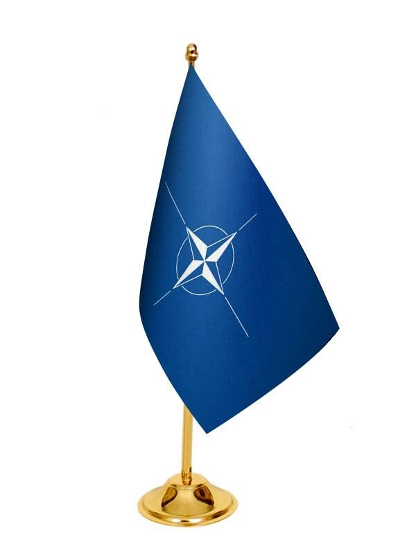 Masa Üstü NATO Bayrağı + Pirinç Direk Masa Bayrak Seti